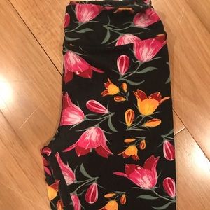 Lularoe Flower Leggings OS